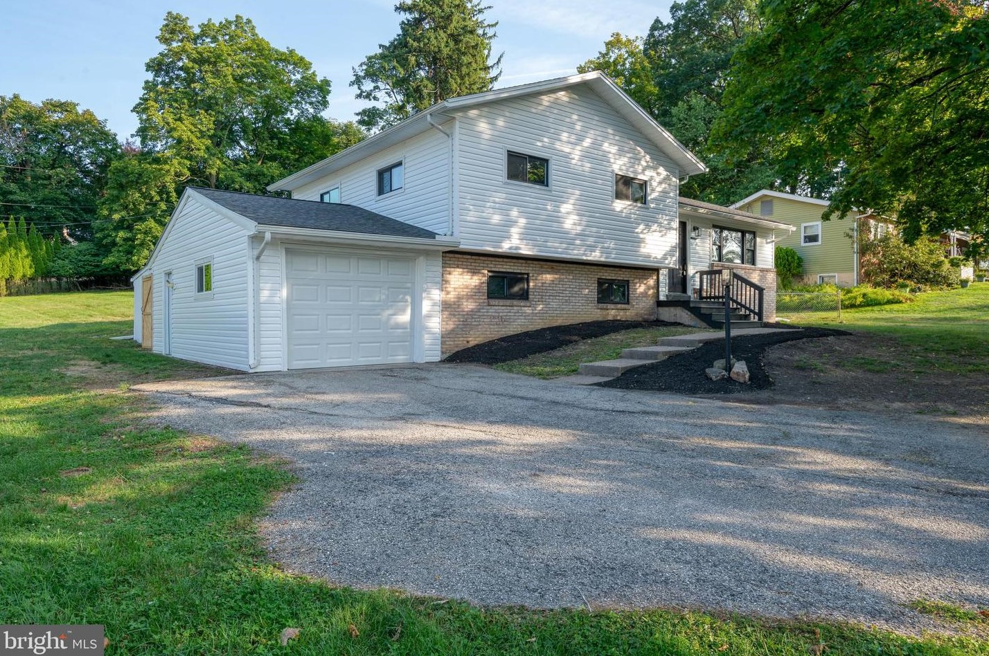 2175 Gale Dr, Harrisburg, PA 17110