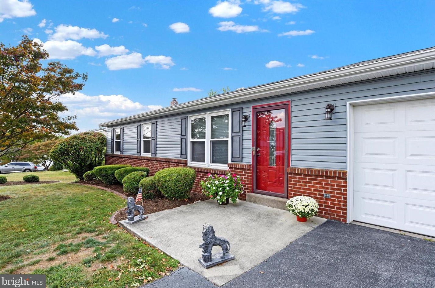 663 Frances Dr, Harrisburg, PA 17109-4008