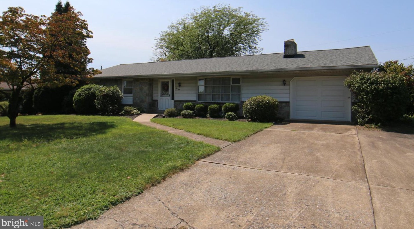 650 Maria Dr, Harrisburg, PA 17109