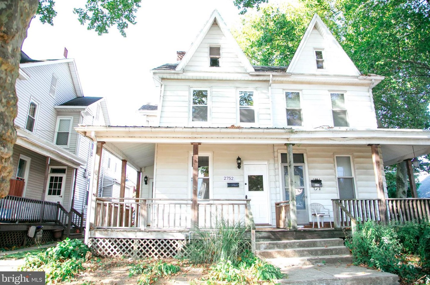 2752 Banks St, Harrisburg, PA 17103