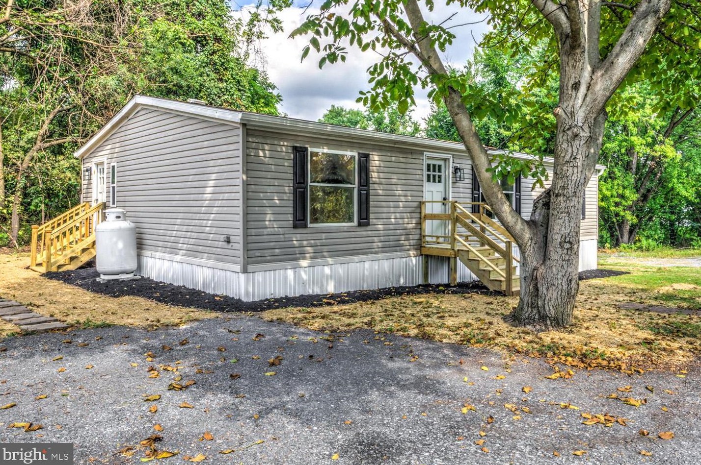 146 Mckinney Ln, Hbg Inter Airp, PA 17057