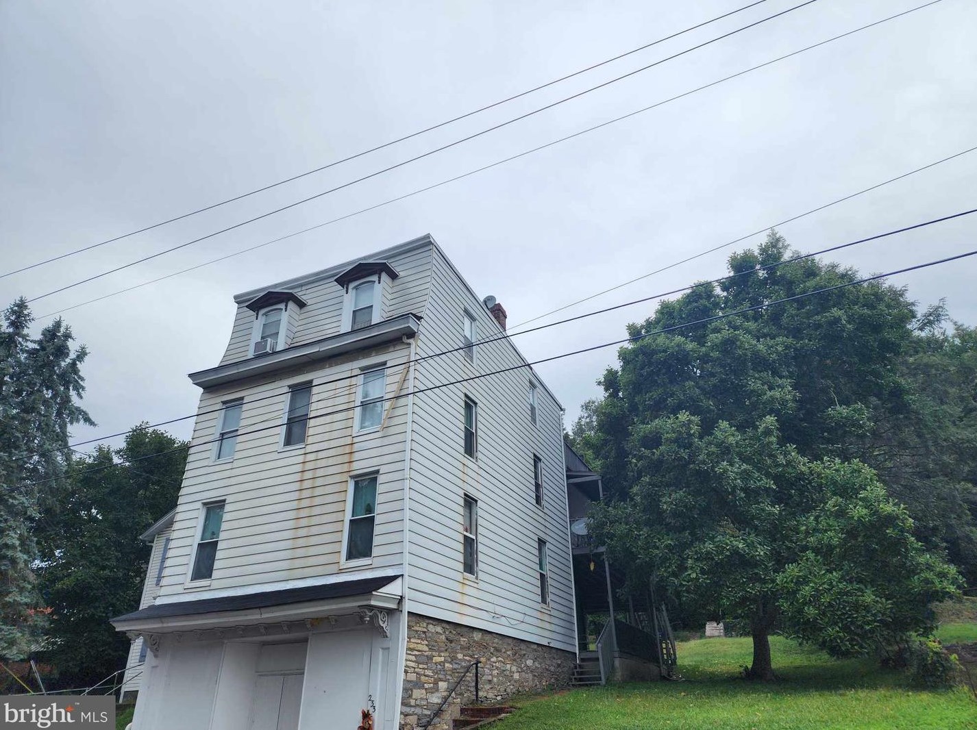 233 2nd St, Harrisburg, PA 17113-2575