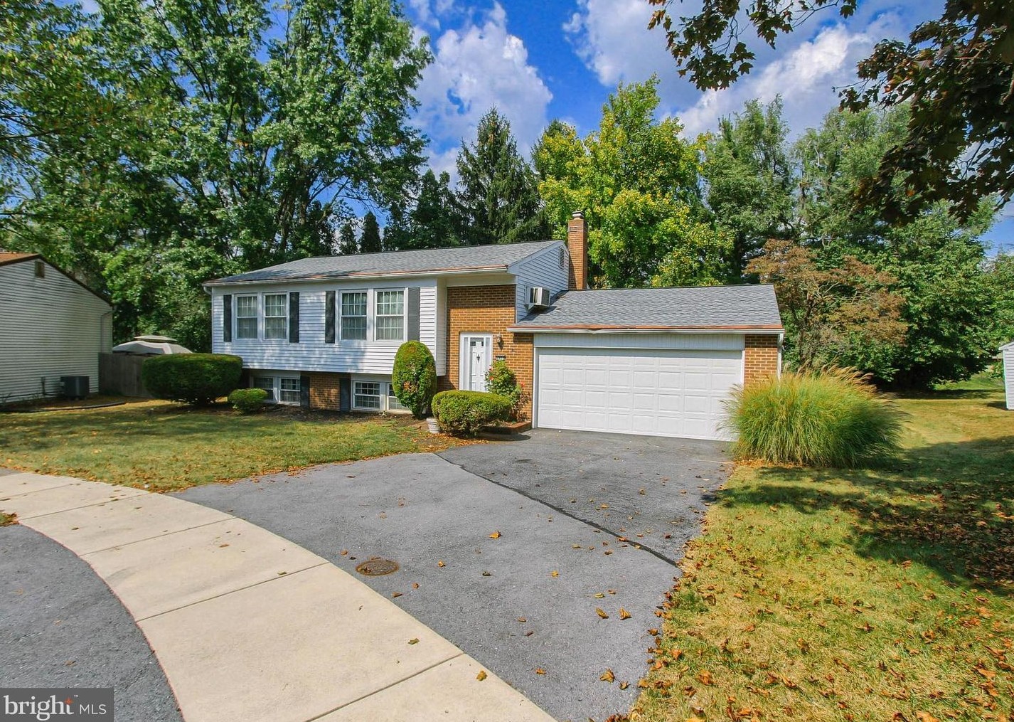 4806 Woodward Dr, Harrisburg, PA 17111
