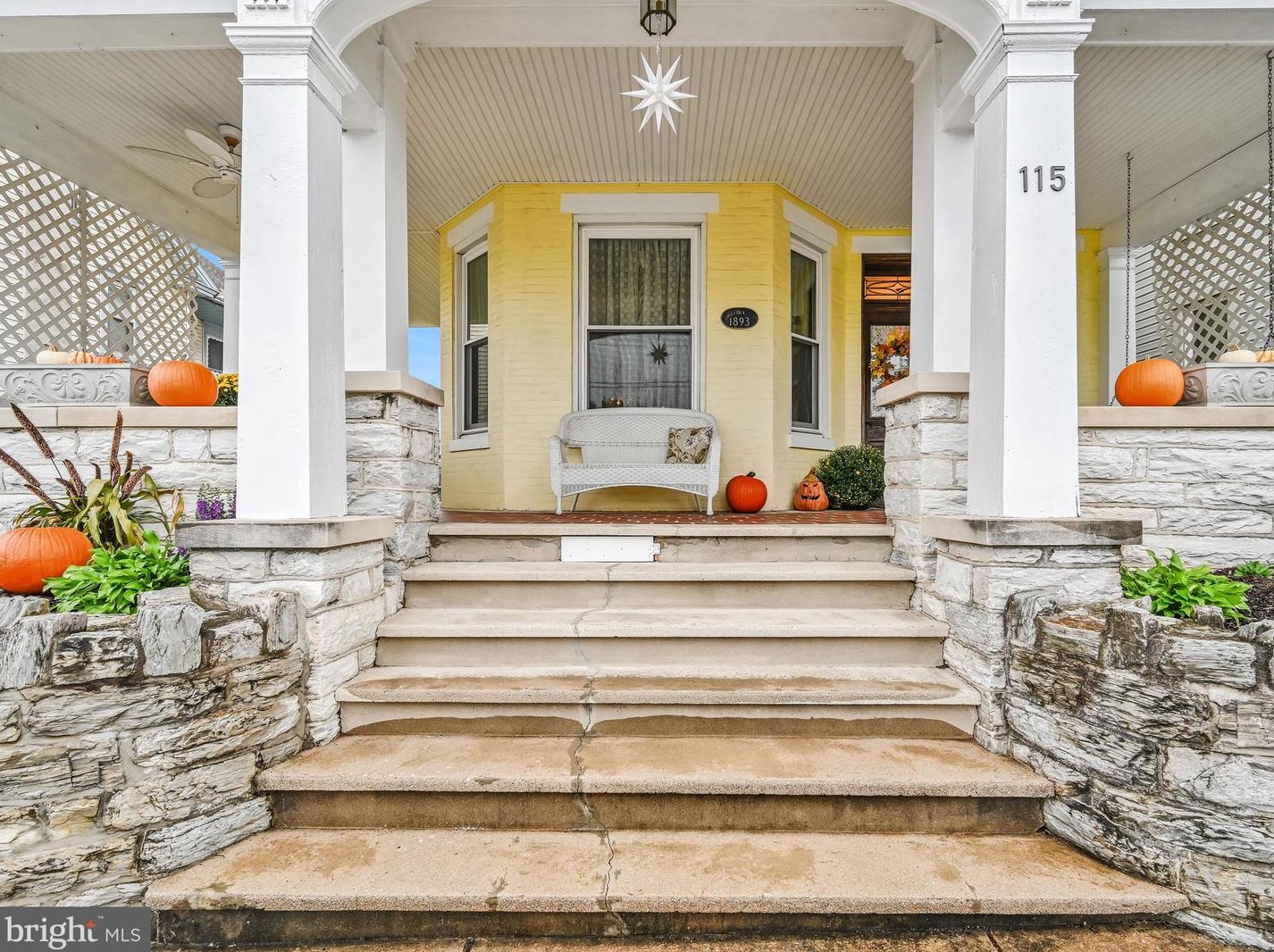 115 S Hanover St, Hummelstown, PA 17036