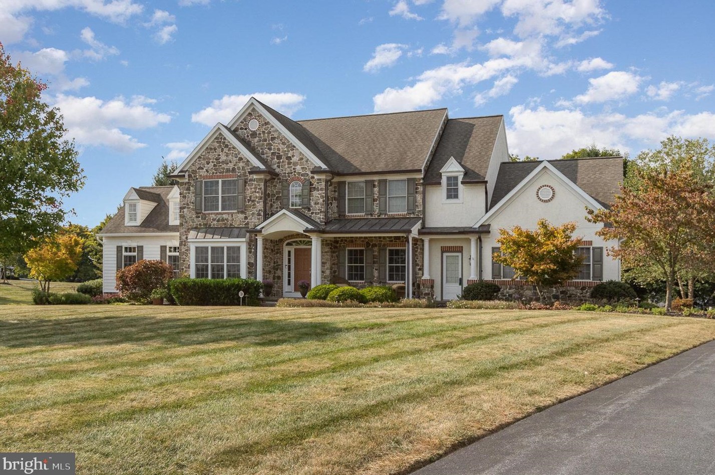 105 Hunt Ct, Hummelstown, PA 17036