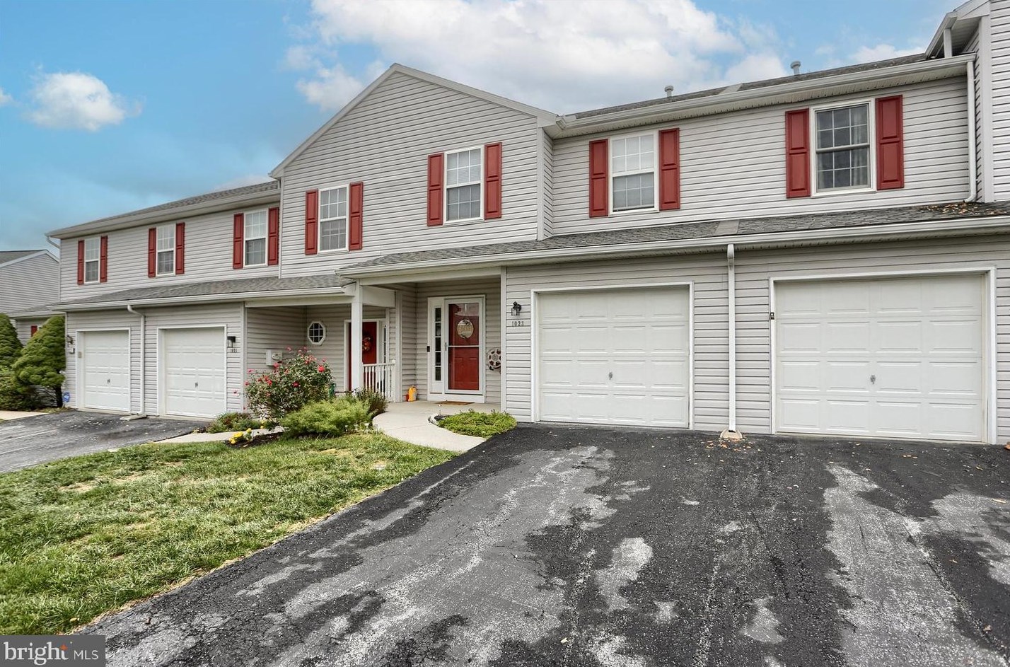 1023 Wooded Pond Dr, Harrisburg, PA 17111