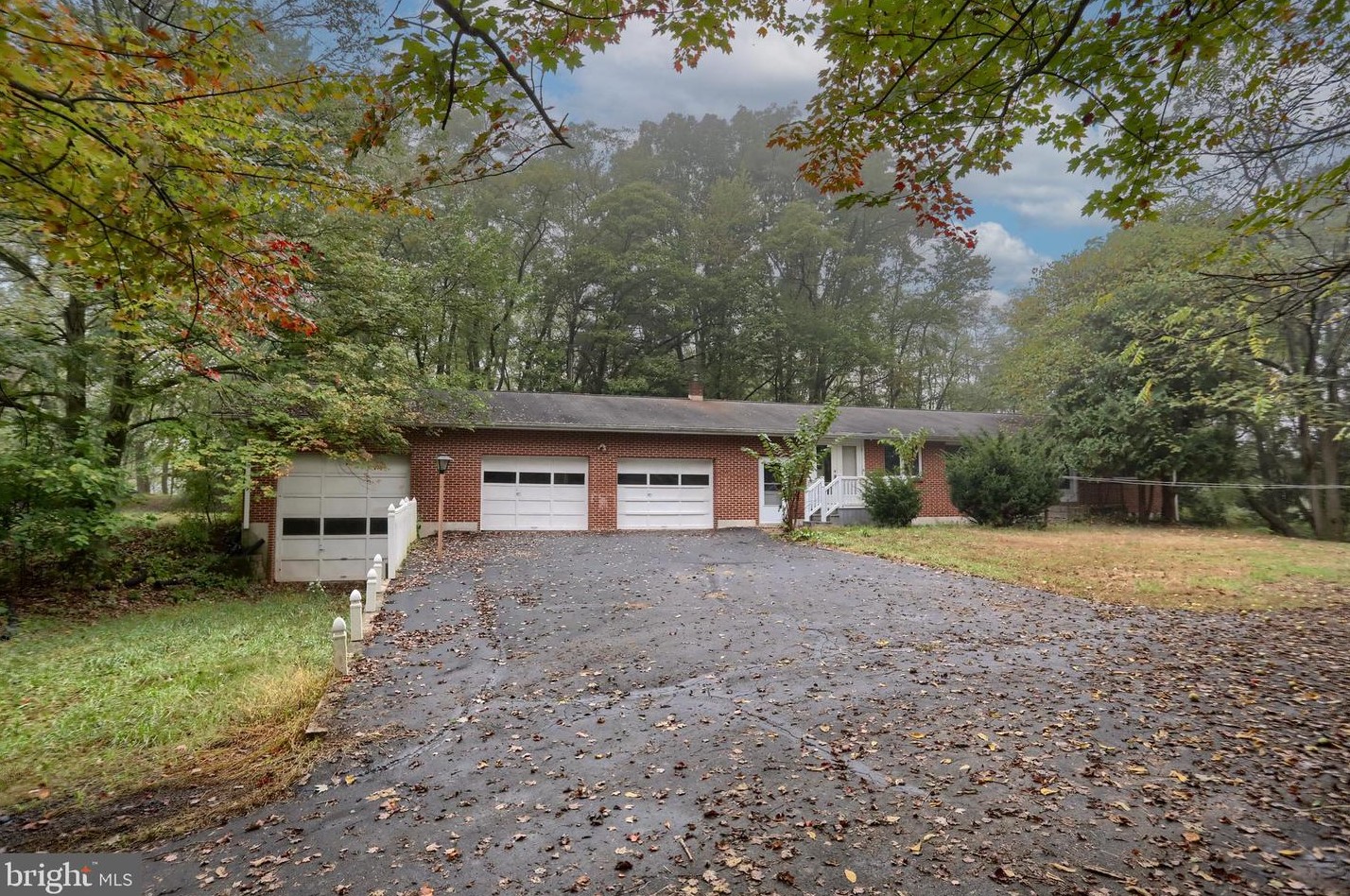 1814 Church Rd, Hummelstown, PA 17036