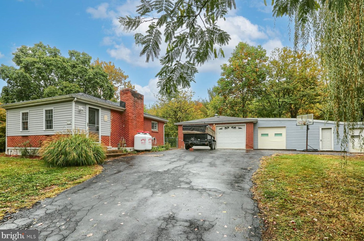 237 Piketown Rd, Harrisburg, PA 17112-9348