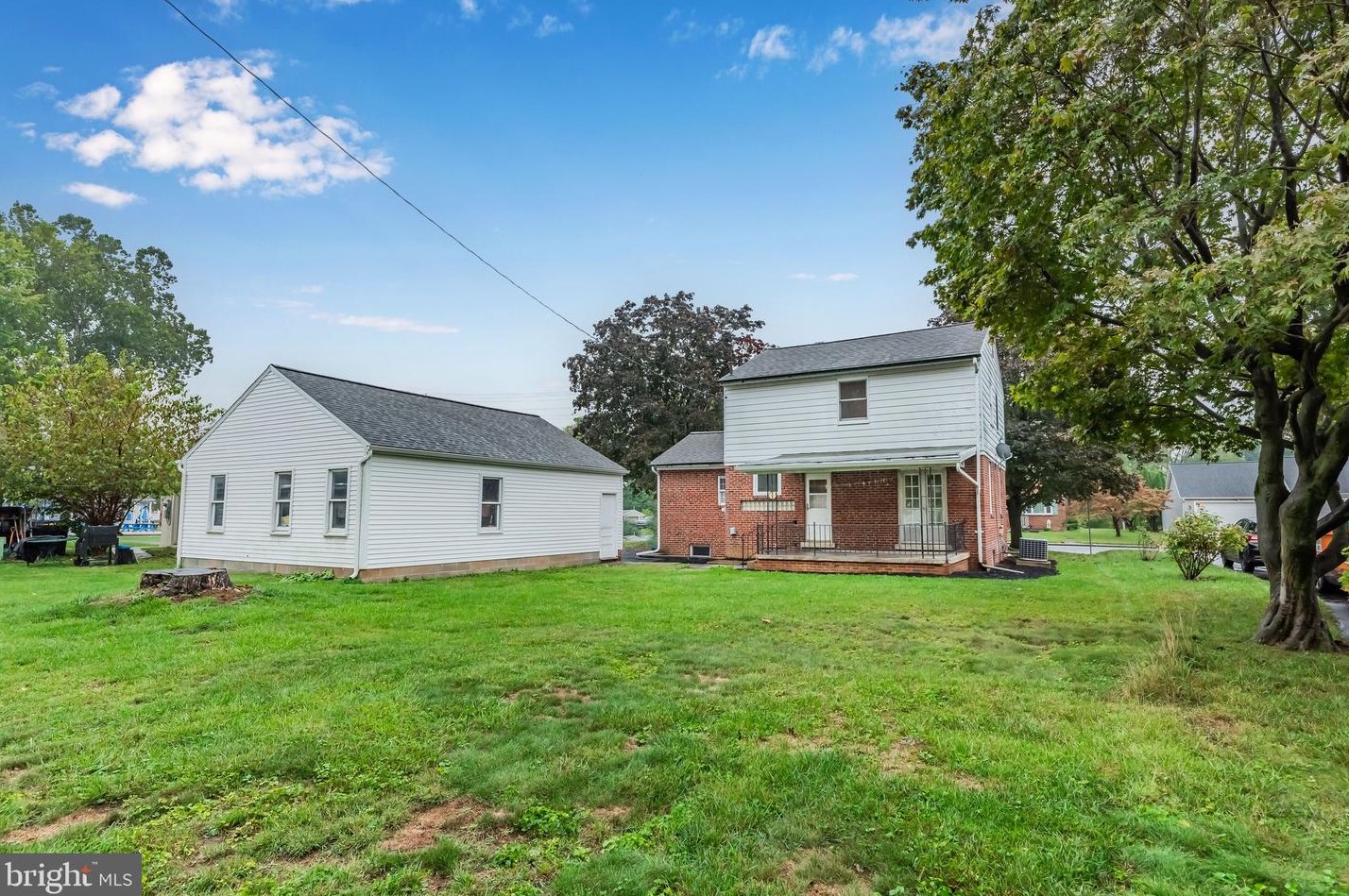 407 E Emaus St, Hbg Inter Airp, PA 17057