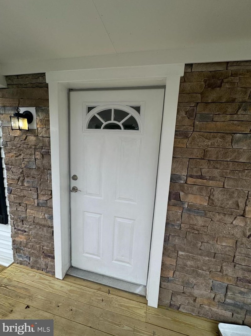 90 Lake Dr, Hbg Inter Airp, PA 17057