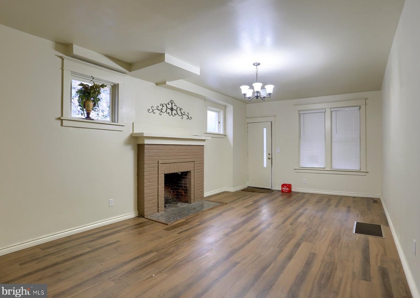2024 Chestnut St, Harrisburg, PA 17104