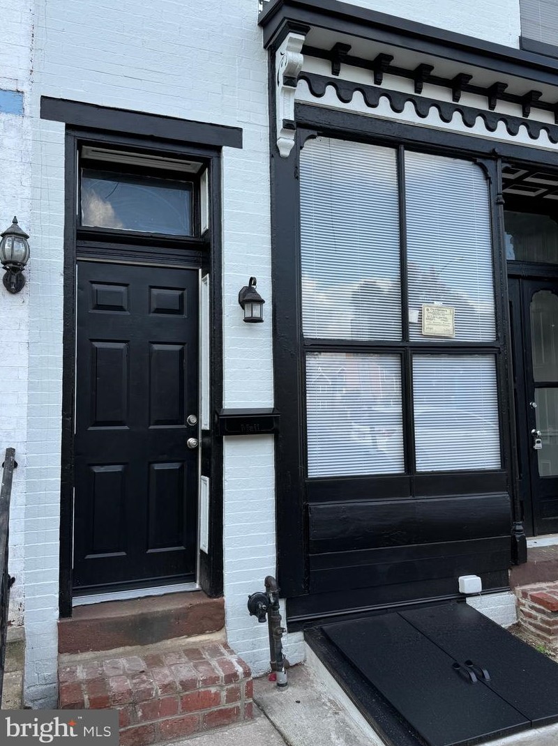 304 2nd St, Harrisburg, PA 17101-1302