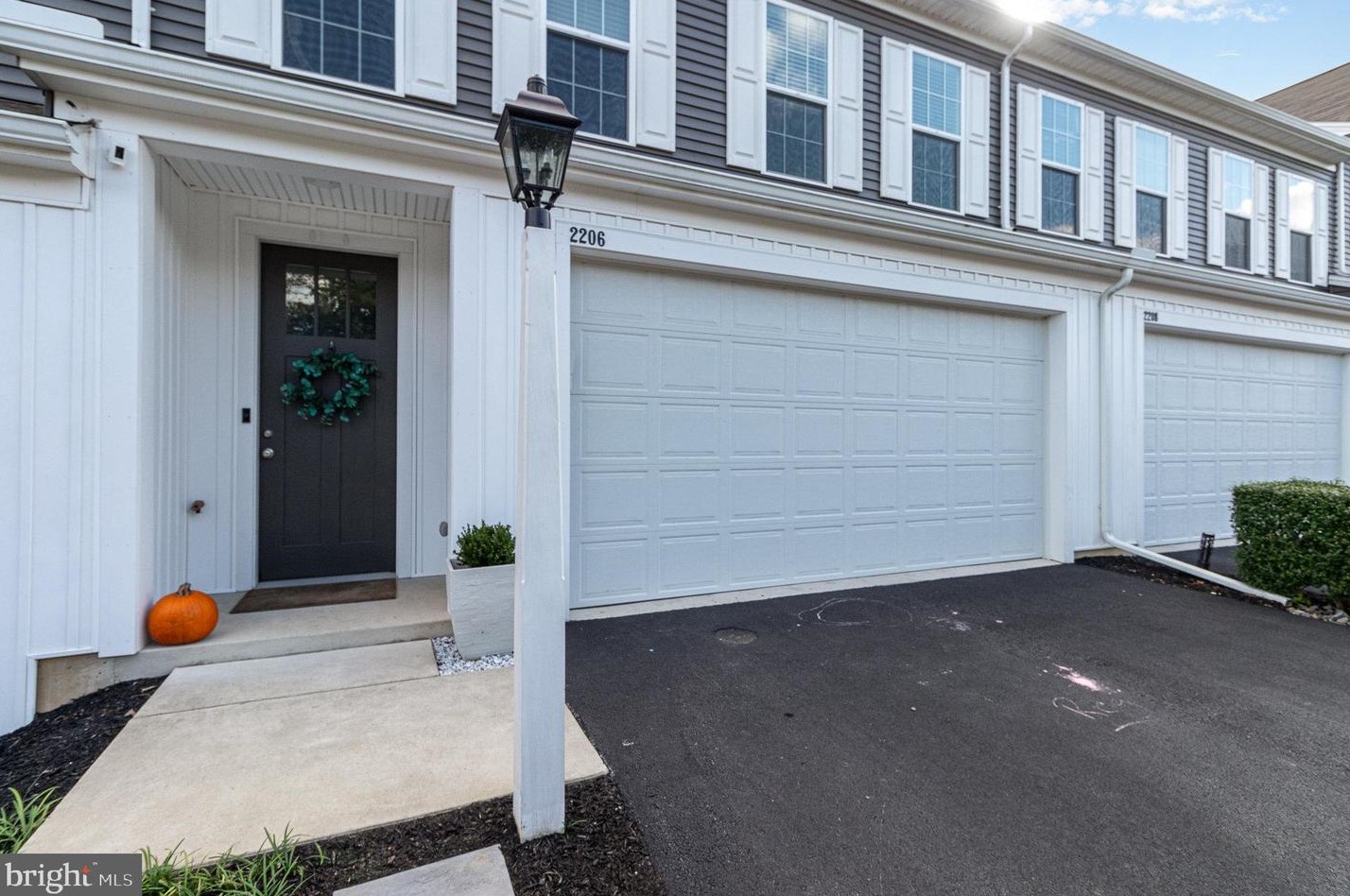2206 Red Fox Dr, Hummelstown, PA 17036