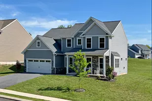 195 Magnolia Dr, Middletown, PA 17057 - Photo 1