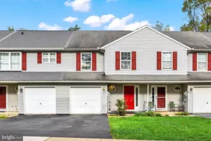 5772 Hidden Lake Dr, Harrisburg, PA 17111 - Photo 1