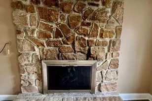 2040 Chevy Chase Dr, Harrisburg, PA 17110 - Photo 8