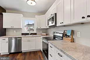 3102 Schoolhouse Ln, Harrisburg, PA 17109 - Photo 6