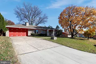661 Colleen Dr, Harrisburg, PA 17109 - Photo 2