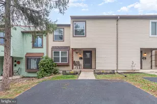 2609 Cranberry Cir, Harrisburg, PA 17110 - Photo 2