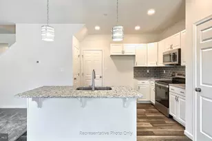 7854 Oakbrook Dr, Harrisburg, PA 17112 - Photo 10