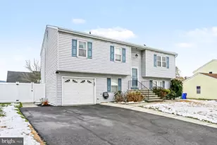 2028 Mt Vernon Cir, Harrisburg, PA 17110 - Photo 4