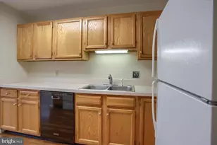 220 Forest Oak Ln, Harrisburg, PA 17110 - Photo 8