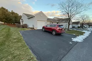 1069 Country Hill Dr, Harrisburg, PA 17111 - Photo 4