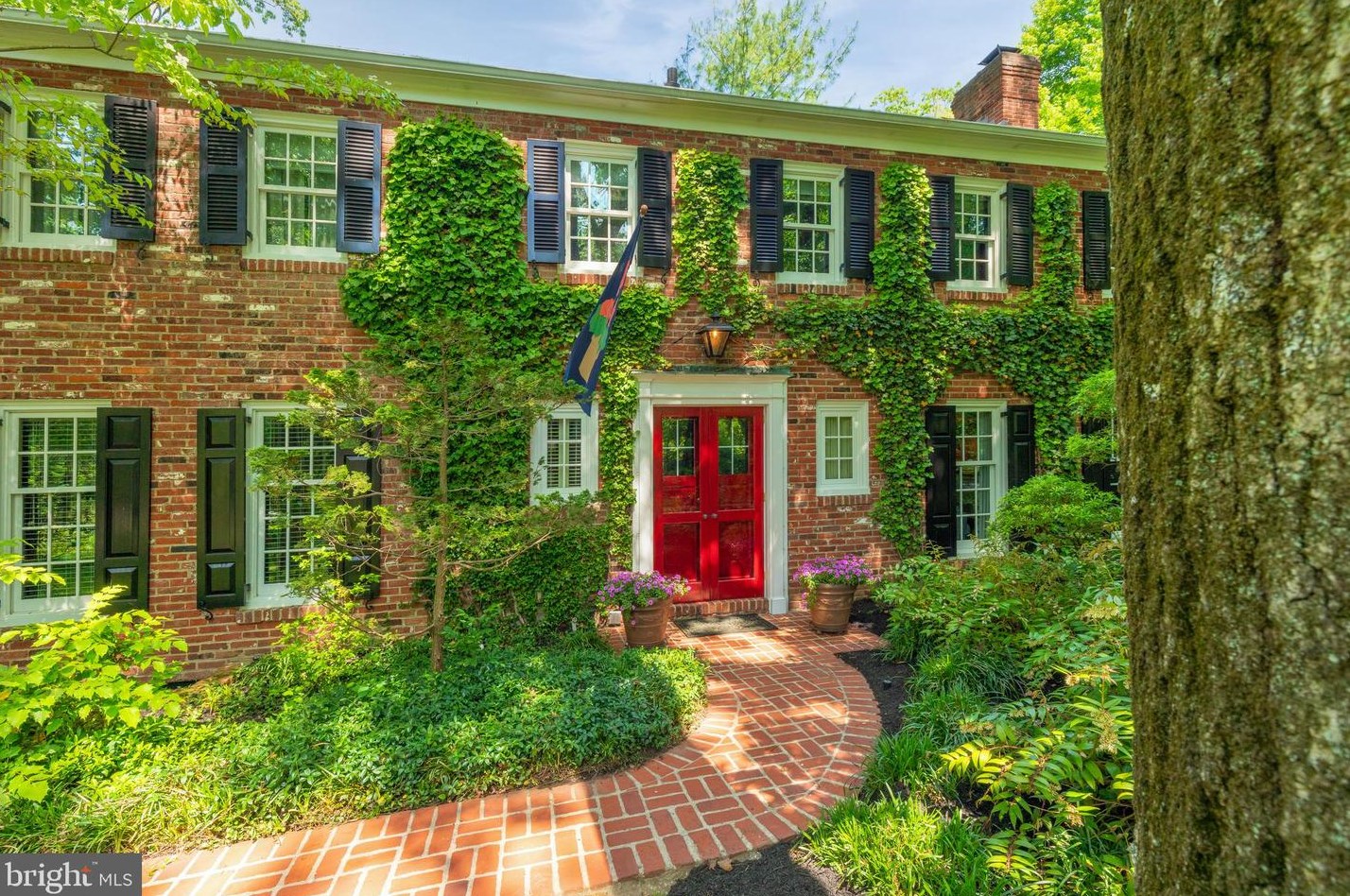 1 Hiridge Rd, Wayne, PA 19087