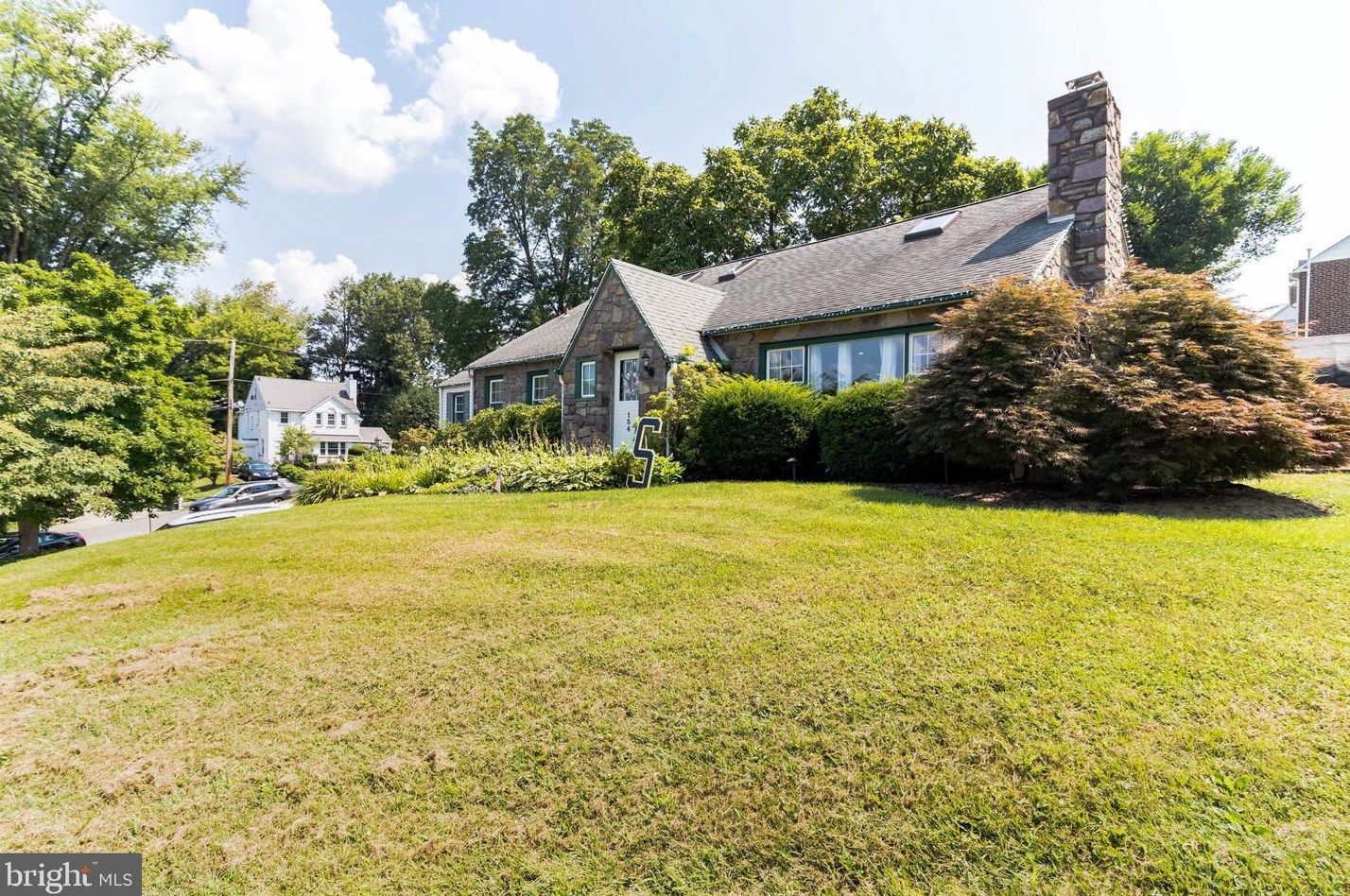 134 Scenic Rd, Coal Township, PA 19064