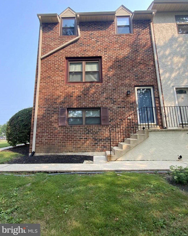 31 Silver Lake Terrace #32, Morton, PA 19070