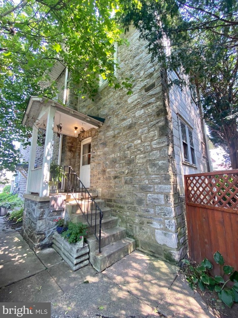 438 Shadeland Ave, Oakview, PA 19026