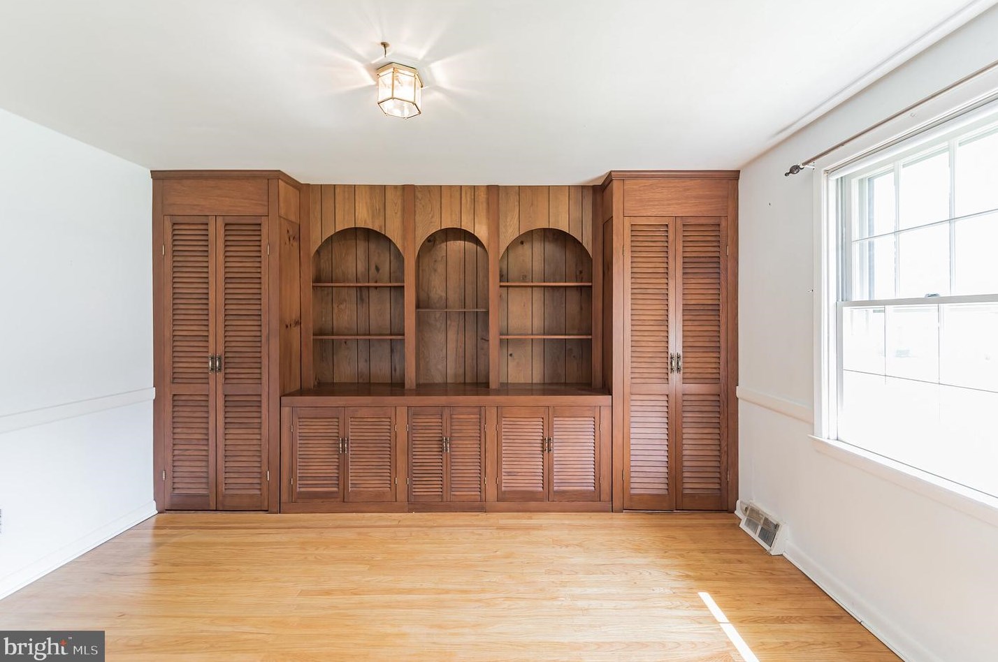 4947 Jefferson Dr, Chester PA  19015-1011 exterior