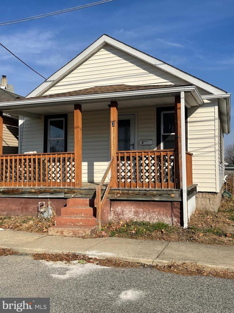 3 Norwood Dr, Boothwyn, PA 19061