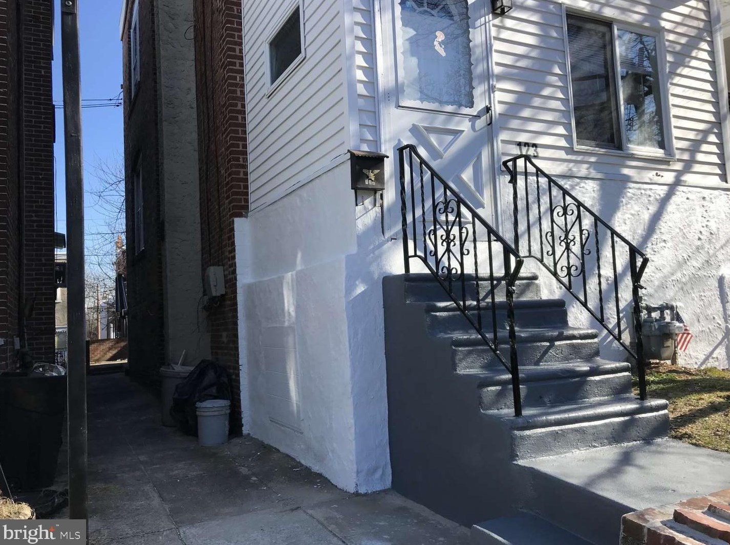 123 Hillside Ave, Darby, PA 19023