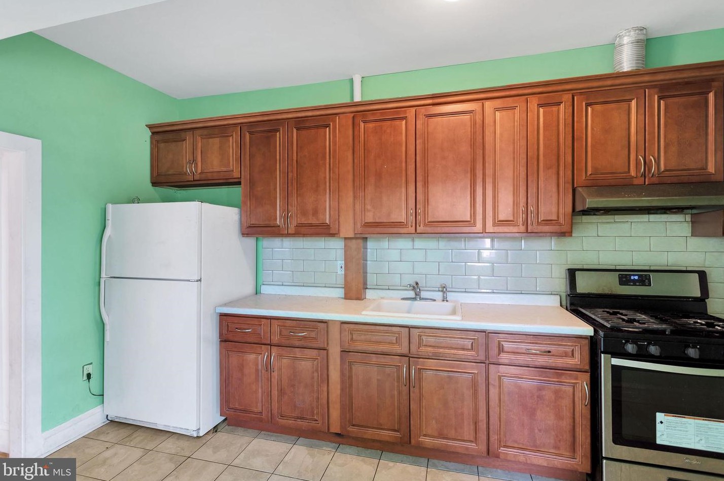 7125 Marshall Rd, Upper Darby PA  19082-4307 exterior