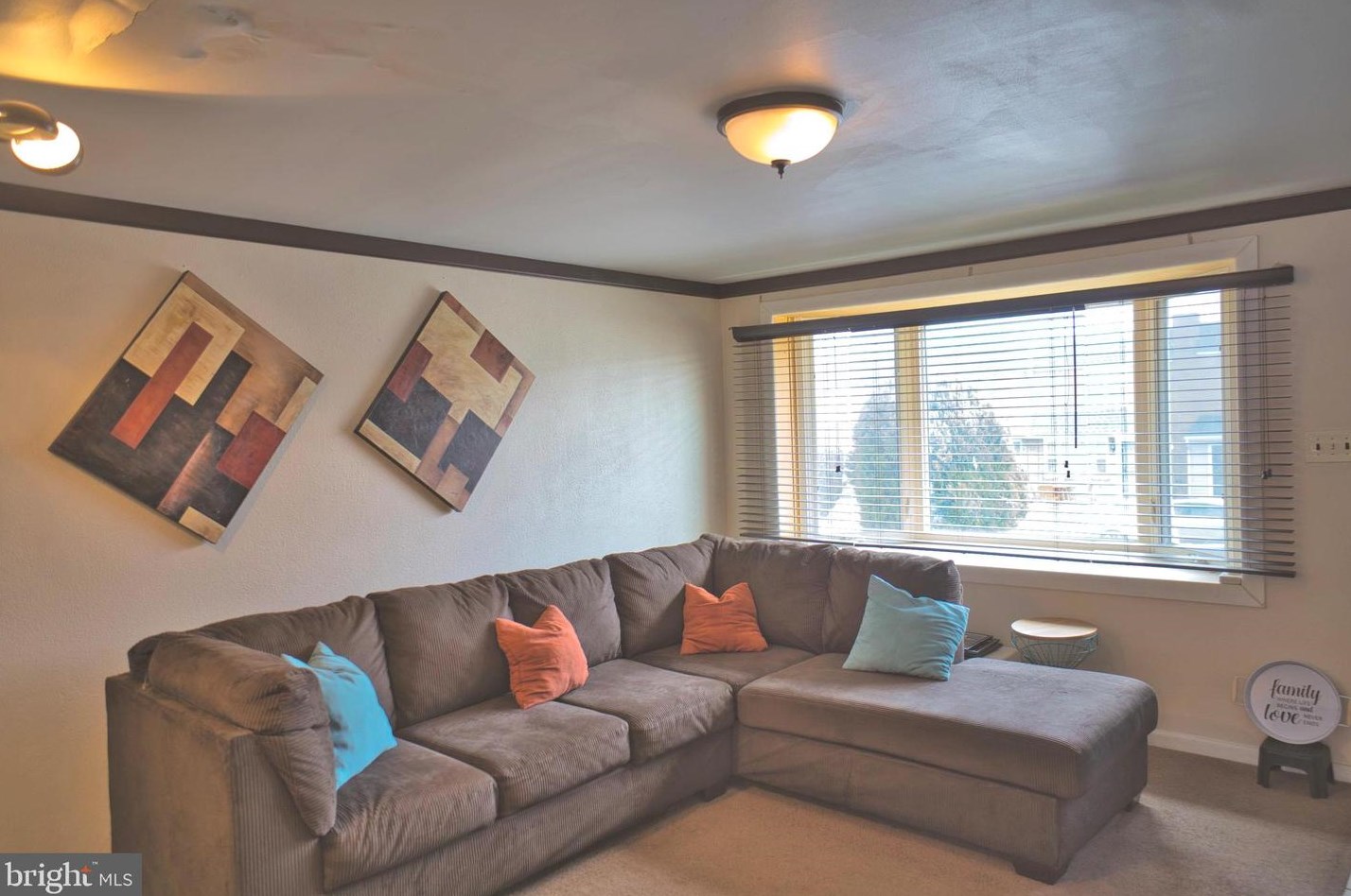 1542 Hermesprota Dr, Sharon Hill, PA 19079-2423