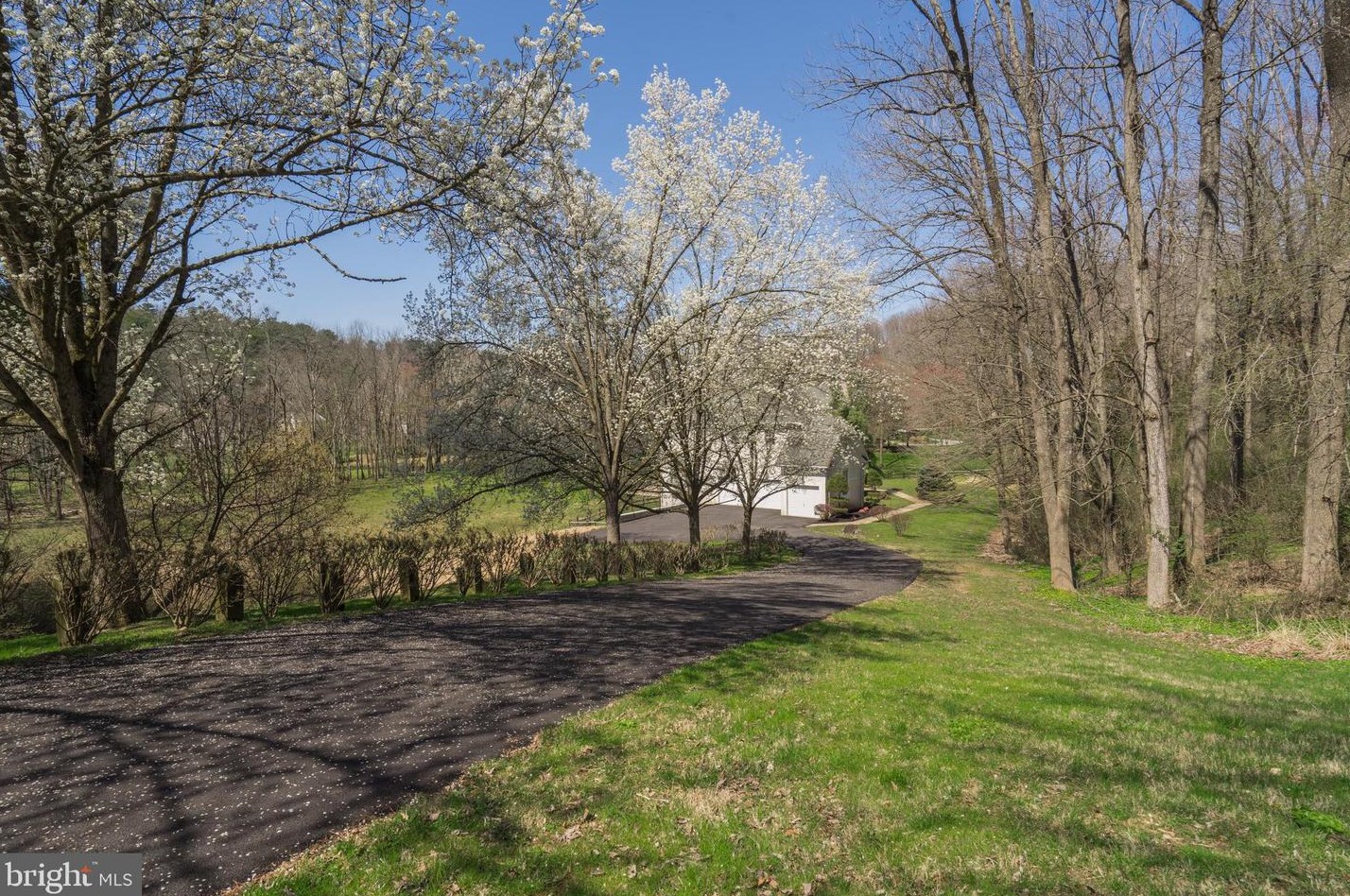 1 Forrest Ln, Coal Township, PA 19064