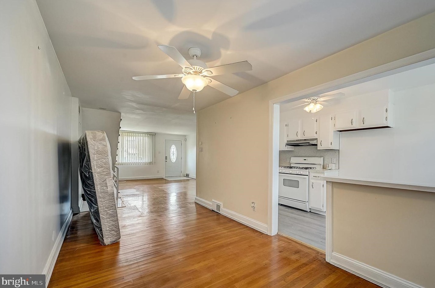 2280 Harwood Ave, Upper Darby PA 19082-5406 exterior