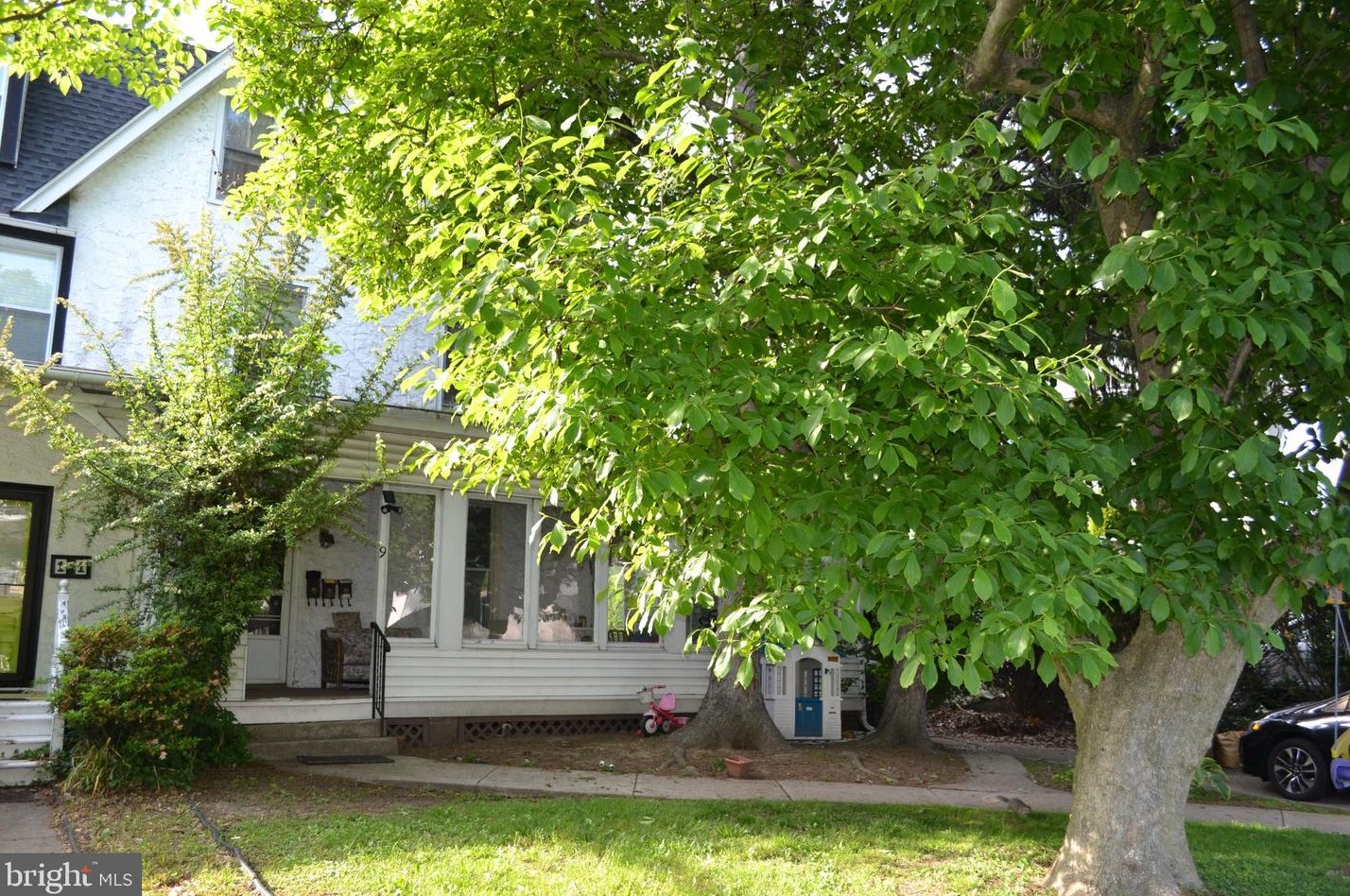 9 Hinckley Ave, Ridley Park, PA 19078-2101