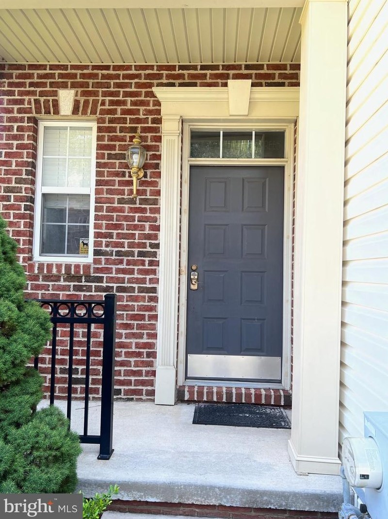 1050 Tall Trees Ct, Boothwyn, PA 19060