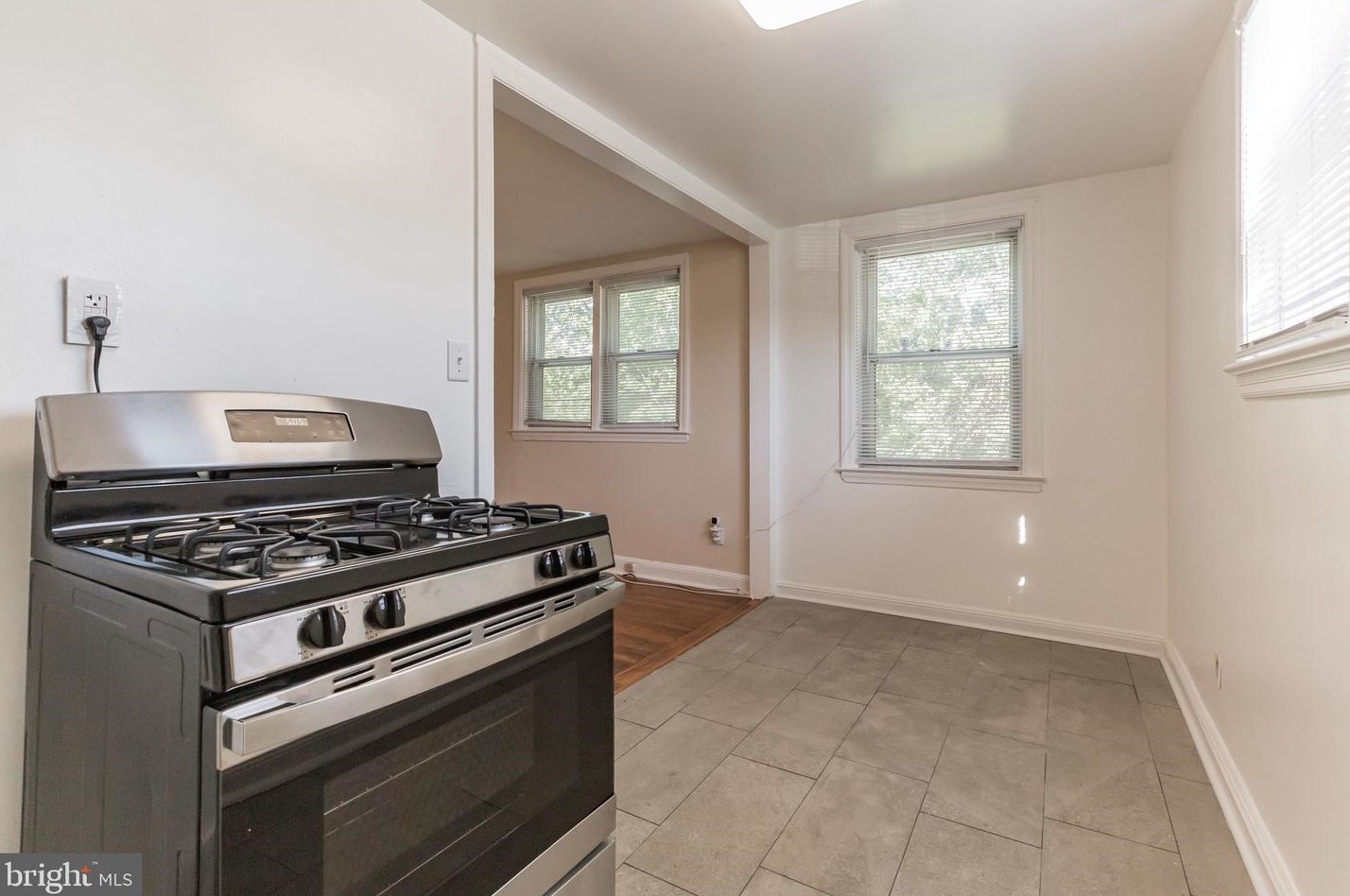 437 21 St, Chester PA 19013-5513 exterior