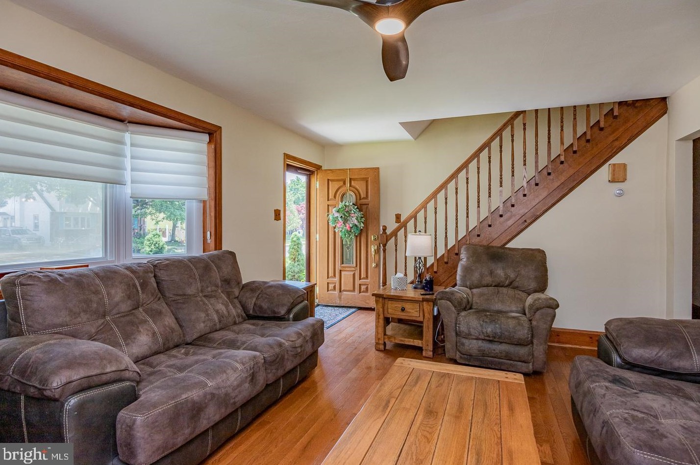 718 Pearl Ave, Rutledge, PA 19070-1227