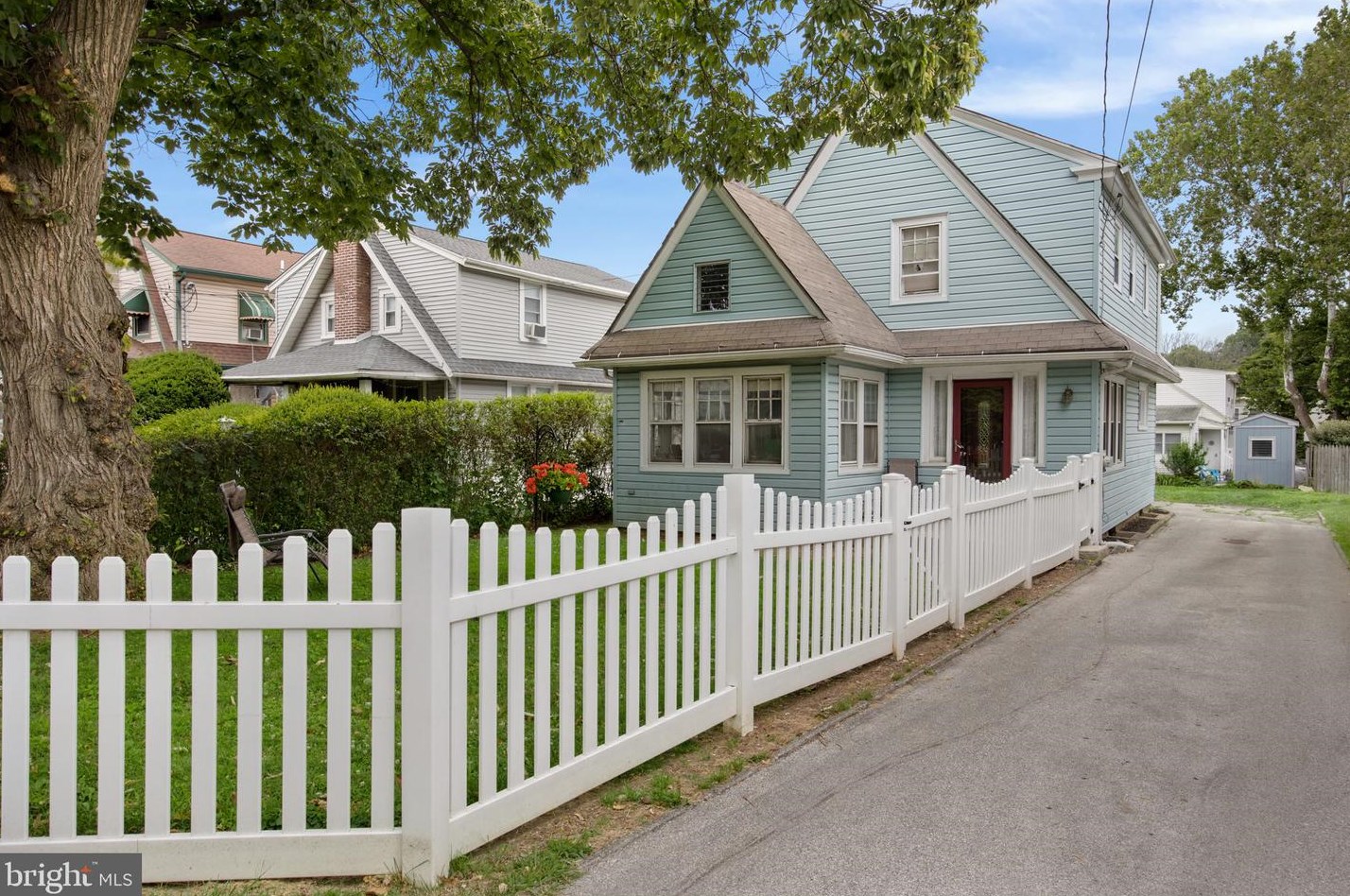 1005 N Providence Rd, Coal Township, PA 19063