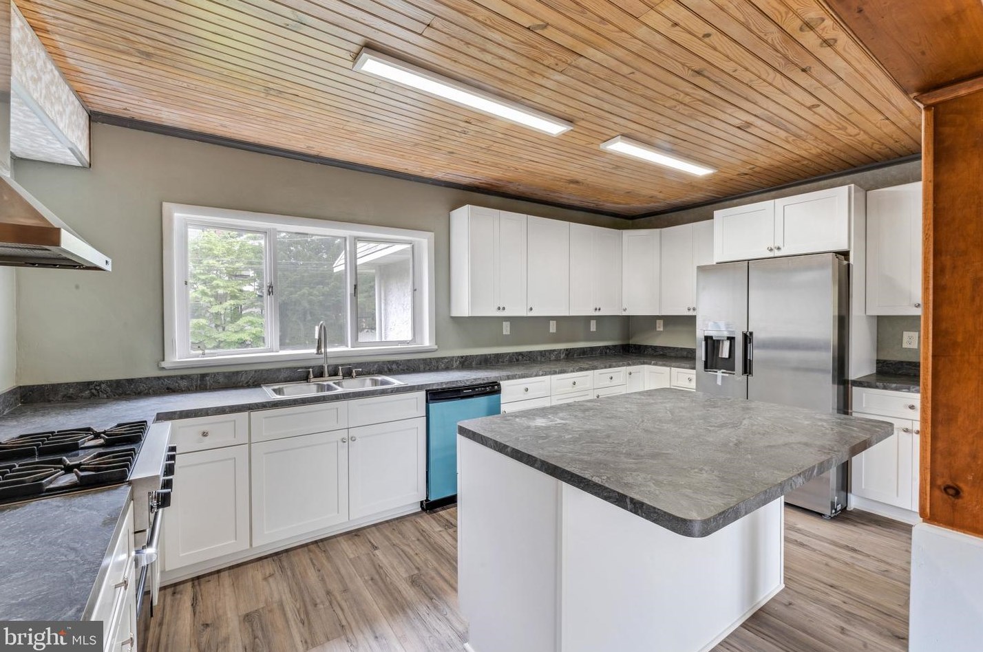 515 Highland Ave, Rutledge, PA 19070-1110