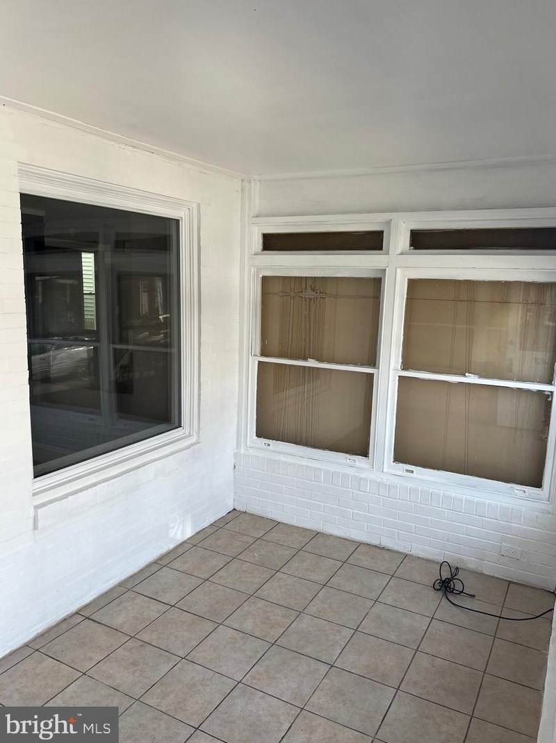 42 Keystone Ave, Upper Darby, PA 19082-2211