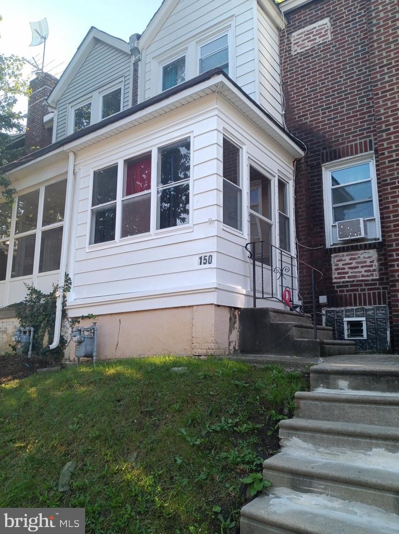 150 Laurel Rd, Sharon Hill, PA 19079-1322