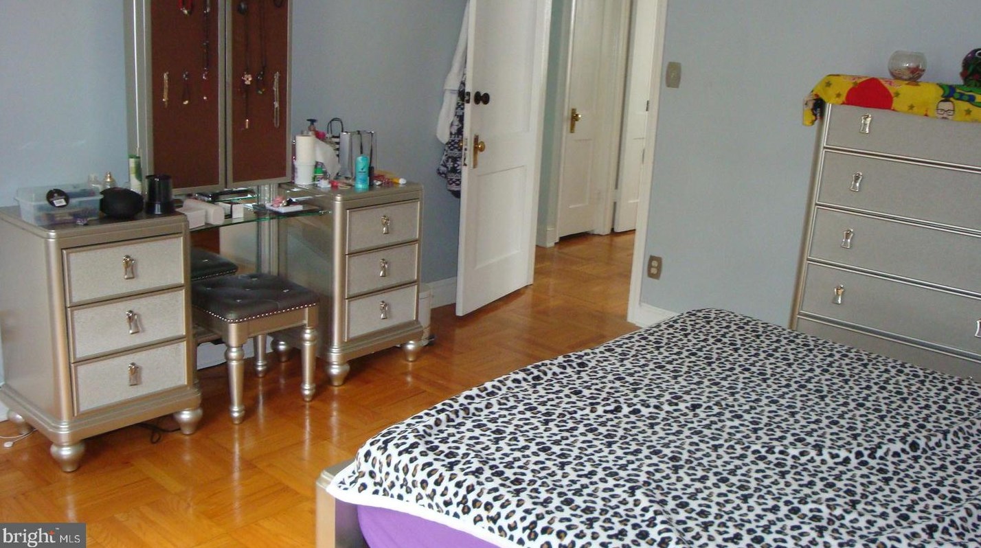 229 Cedar Ln, Upper Darby PA  19082-1321 exterior