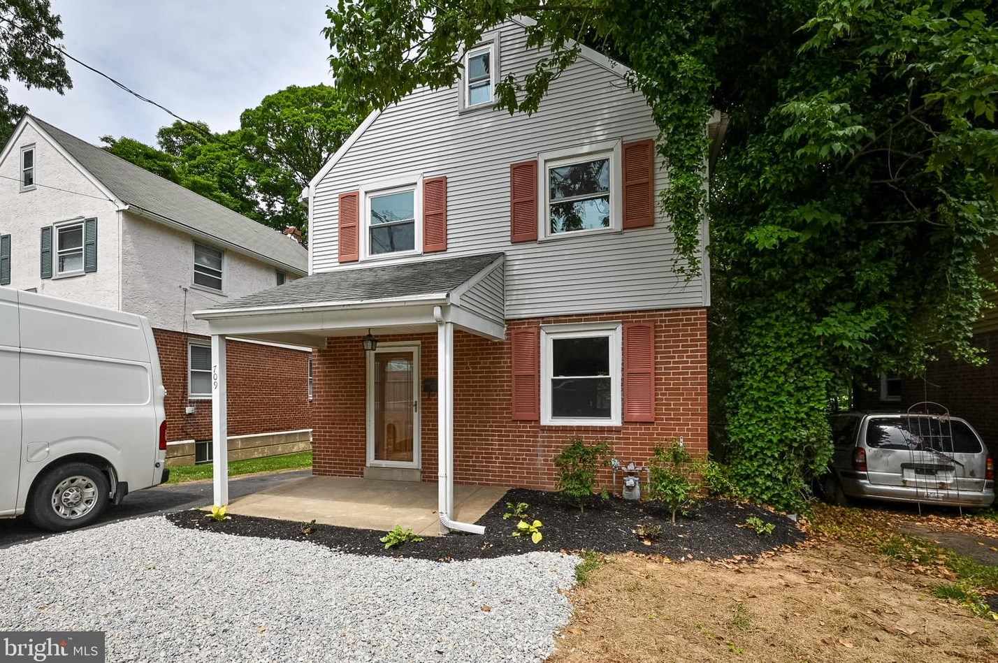 709 N Providence Rd, Coal Township, PA 19063