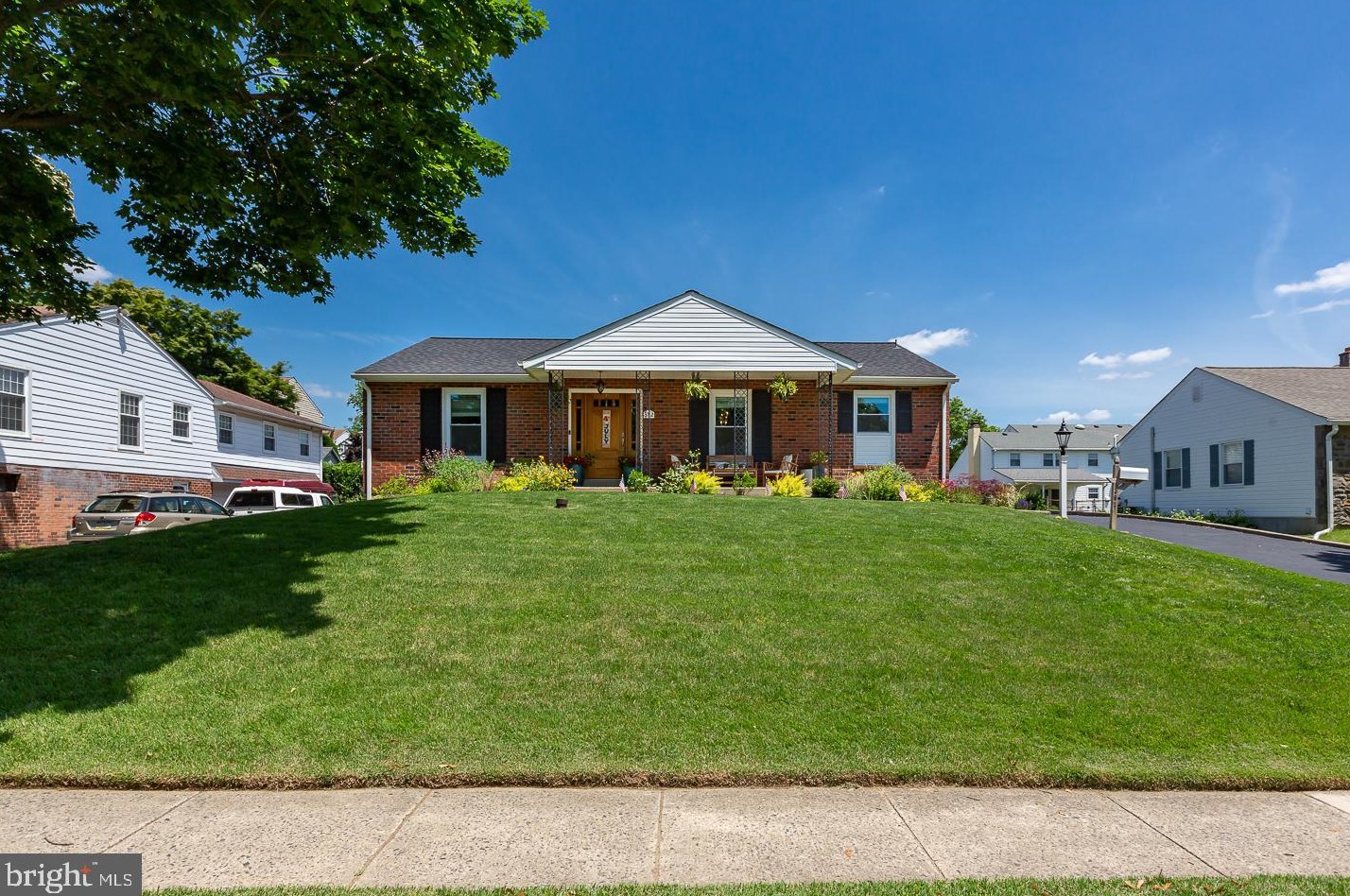 352 Hemlock Ln, Coal Township, PA 19064