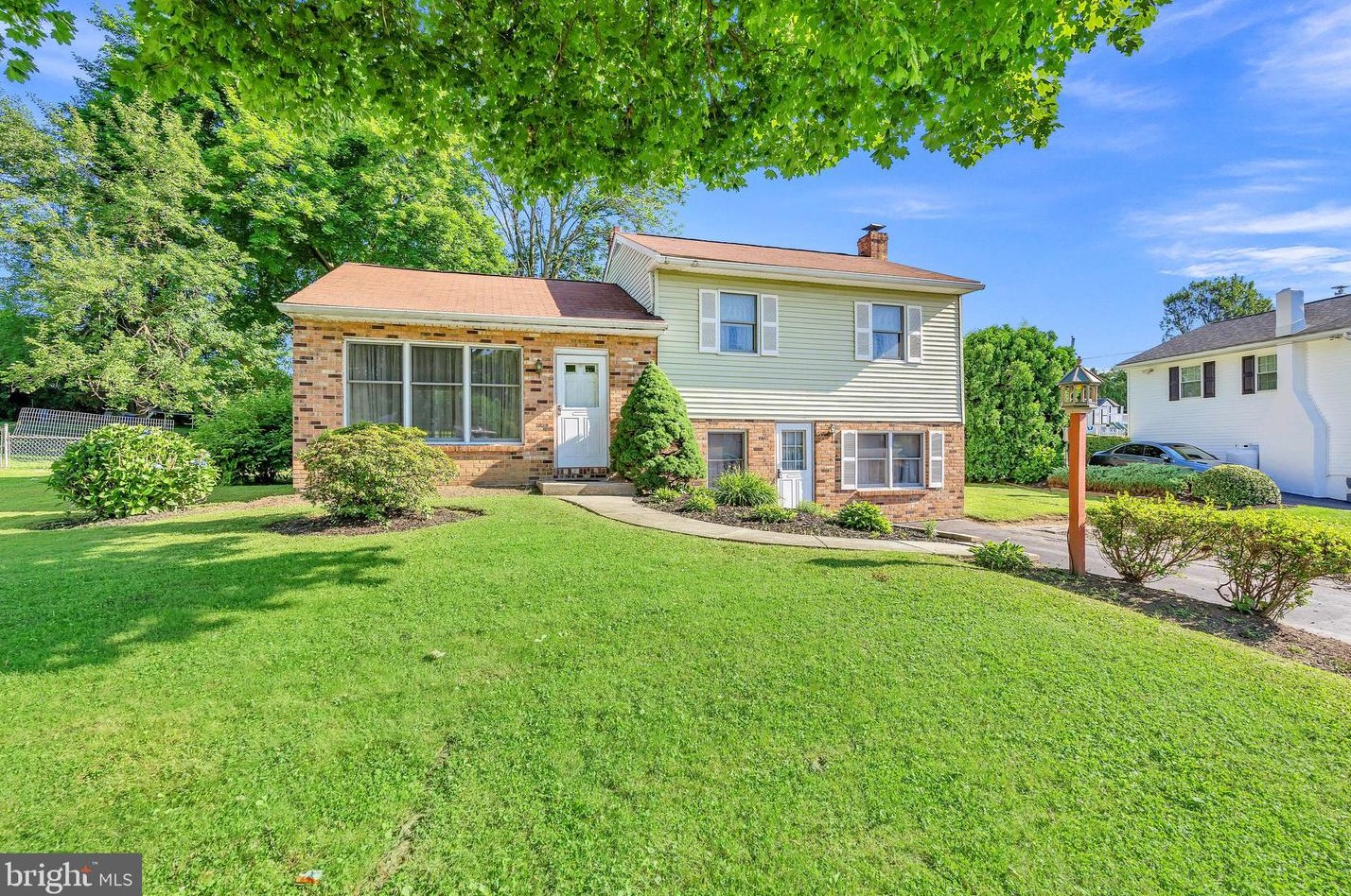 2439 E Helms Manor, Boothwyn, PA 19061